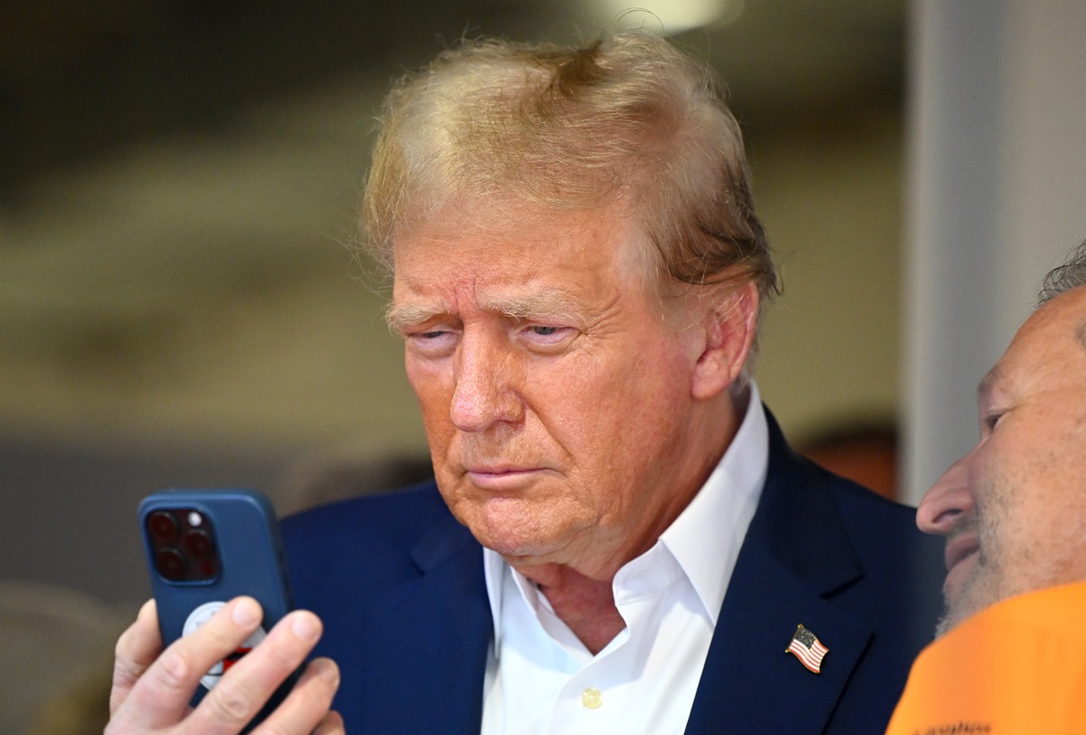 Новини світу - Трампа застерігають від дзвінка Путіну - ЗМІ