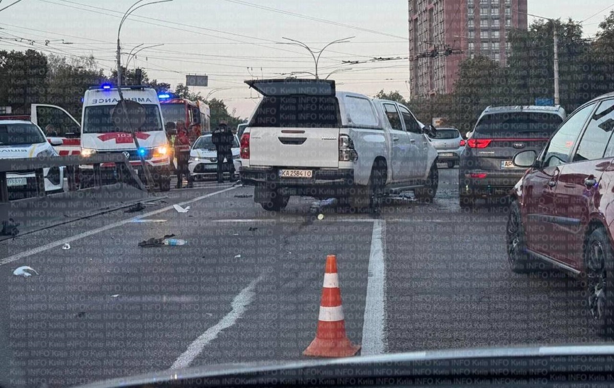 Новини Києва - У Києві сталося смертельне ДТП за участю військового