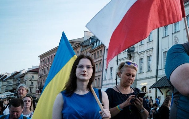 Новини світу - У Польщі ухвалили закон про допомогу українцям