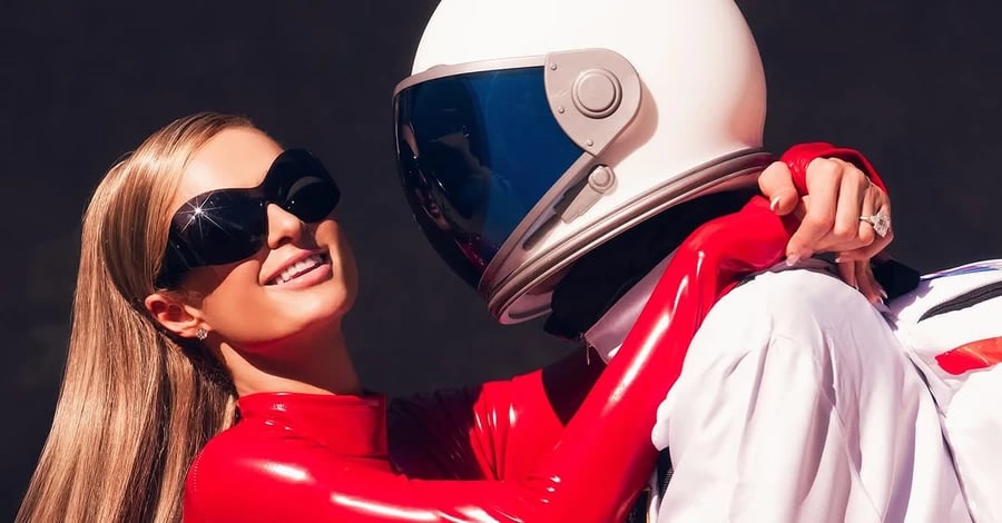 Новини культури - Періс Гілтон повторила легендарний образ Брітні Спірс до Гелловіна