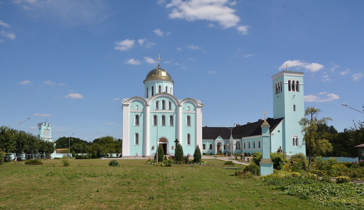 Новини України - Представників УПЦ МП виселили з собору на Волині
