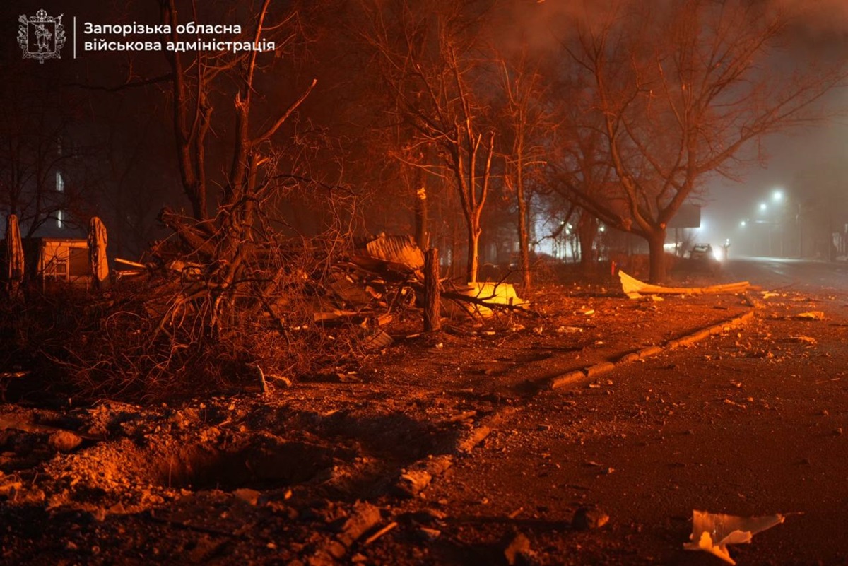 Новини України - РФ атакувала Запоріжжя, є загиблі і поранені - ОВА