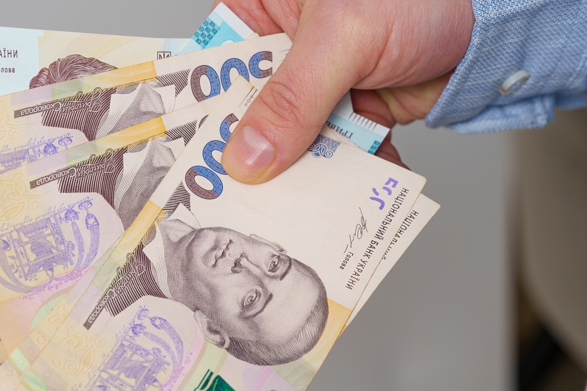 Новини бізнесу - Стартували перші виплати тисячі Зимової підтримки