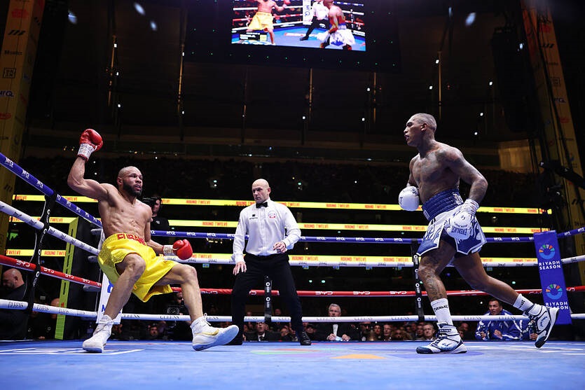 Новини спорту - У видовищному бою з нокдаунами Бенн помстився Юбенку-молодшому