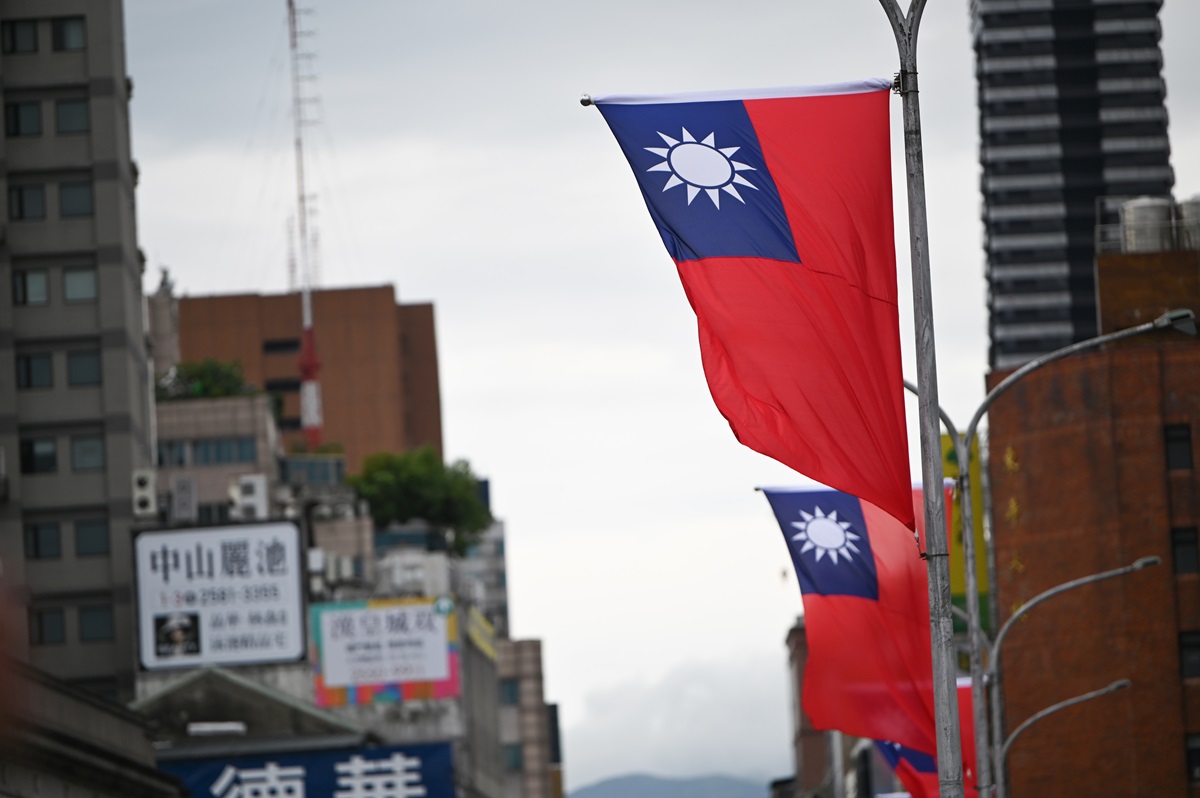 Новини світу - Жителі Тайваню отримають посібники на випадок війни з Китаєм