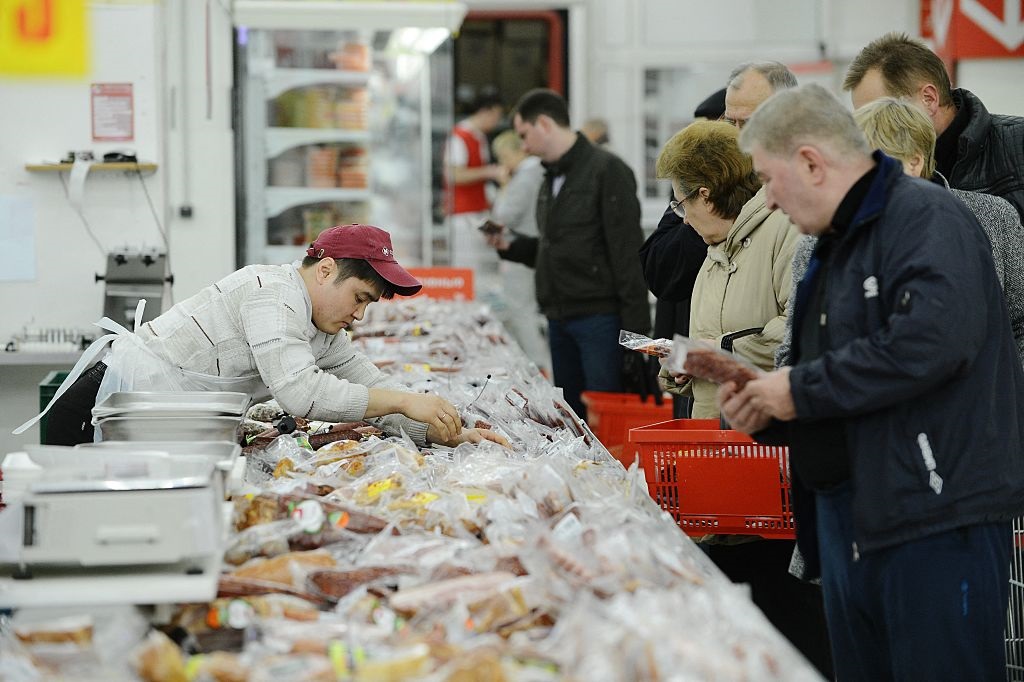 Новини світу - Росіяни економлять на їжі: виробництво скоротилося вперше за 15 років