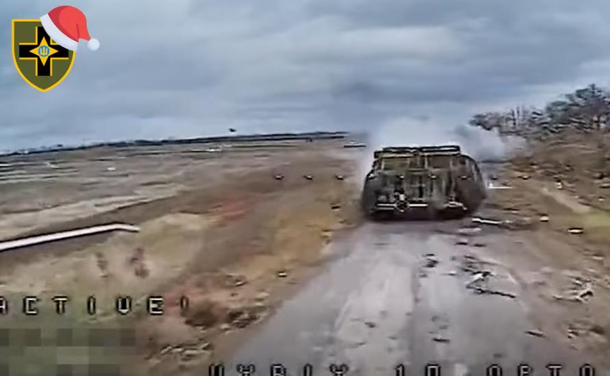 Новини України - ЗСУ показали знищення російських танків-"сараїв"