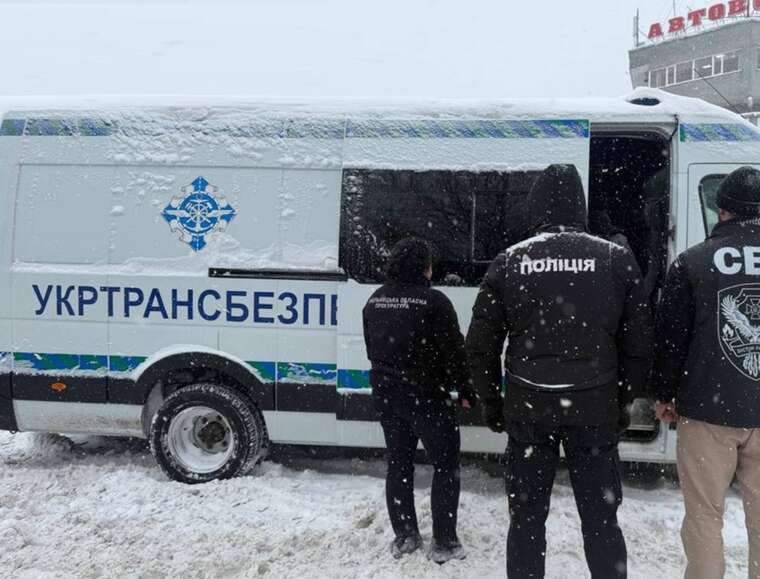 Корупція - По 30 тисяч за зелений коридор на Хмельниччині та Черкащині викрили корупцію в Укртрансбезпеці